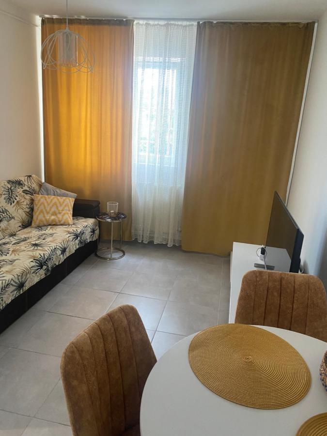 Sofi Apartment Central Букурещ Екстериор снимка